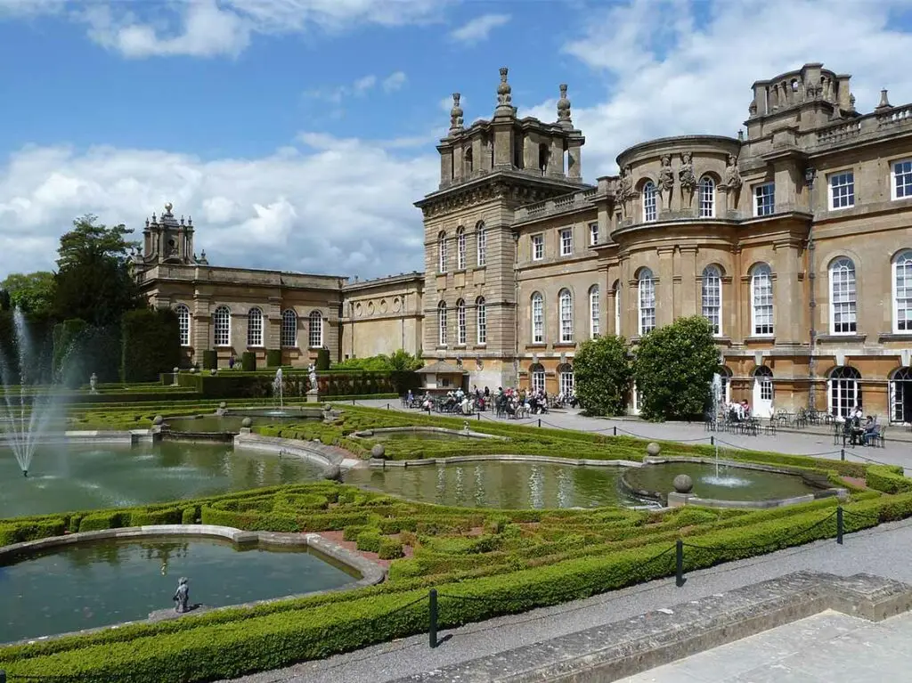 guided tour of Blenheim Palace, England
